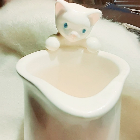 Blue-eyed Kitten Creamer - Avon vintage - Picture 5 of 10